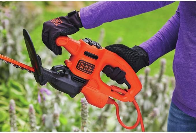 BLACK+DECKER Electric Hedge Trimmer, 16-Inch (BEHT100)
